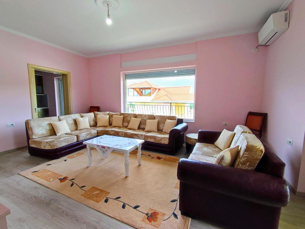 Cheerful 2 Bedroom Villa With Free Parking. Гирокастра Экстерьер фото