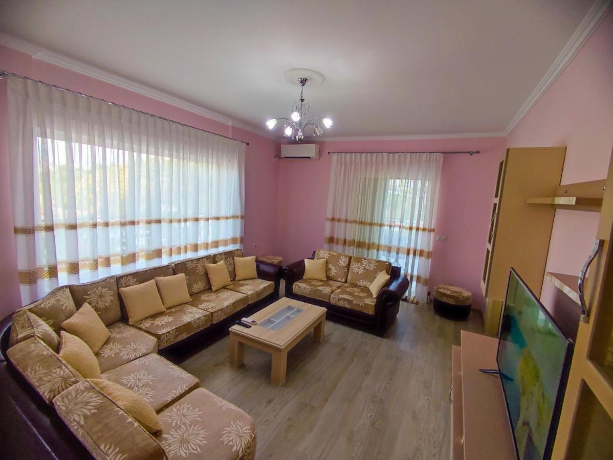 Cheerful 2 Bedroom Villa With Free Parking. Гирокастра Экстерьер фото