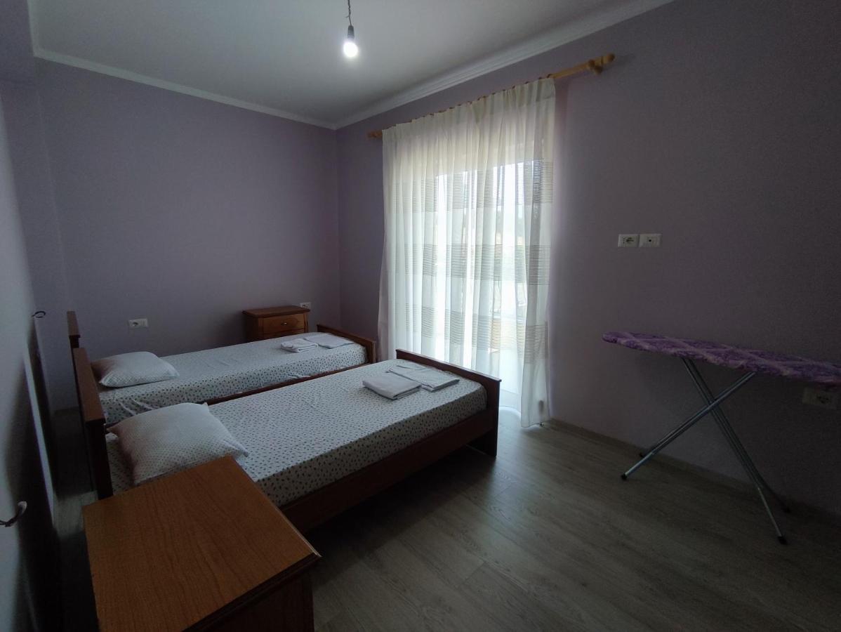 Cheerful 2 Bedroom Villa With Free Parking. Гирокастра Экстерьер фото